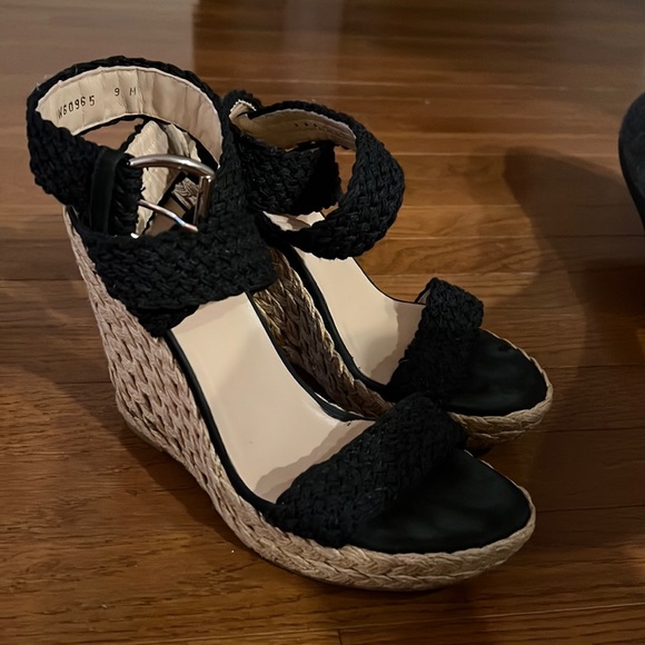 Stuart Weitzman Size 9 Black Wedges